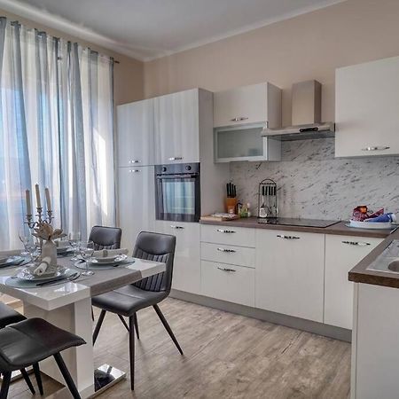 Cozy Modern Apartment Рийека Екстериор снимка