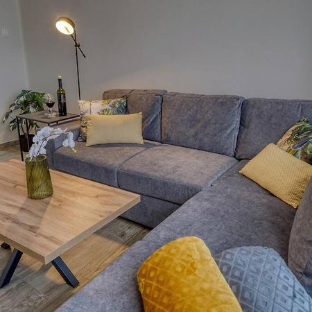 Cozy Modern Apartment Рийека Екстериор снимка