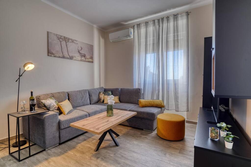 Cozy Modern Apartment Рийека Екстериор снимка