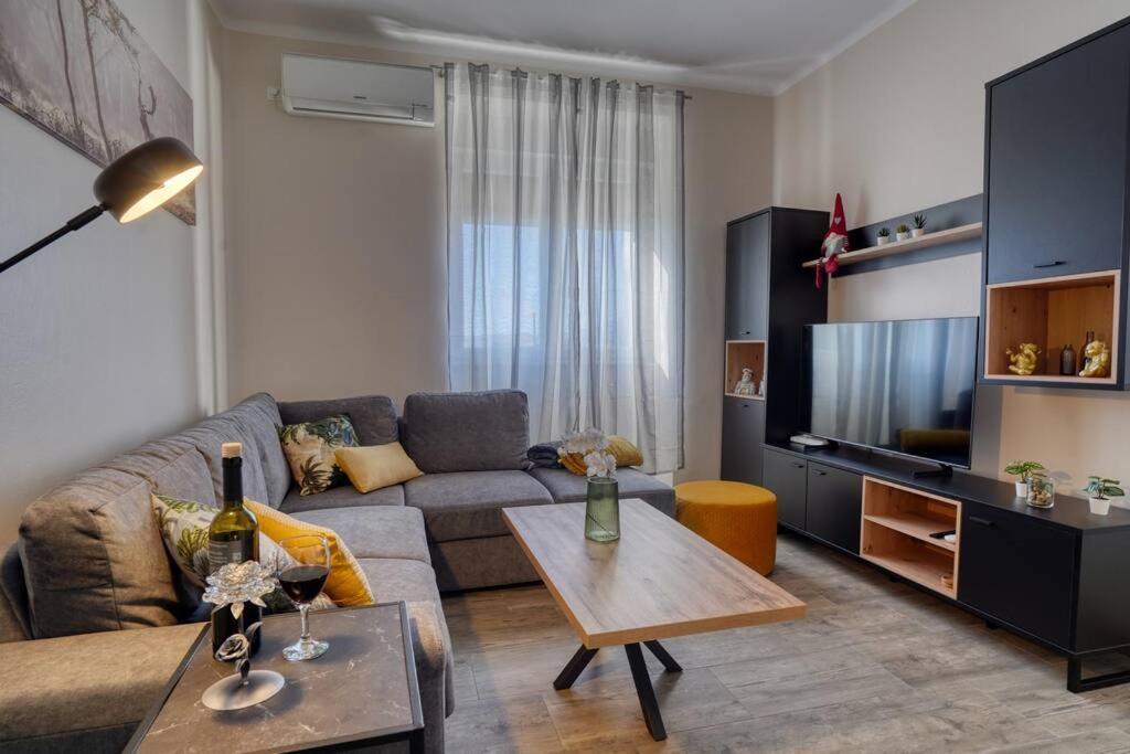 Cozy Modern Apartment Рийека Екстериор снимка