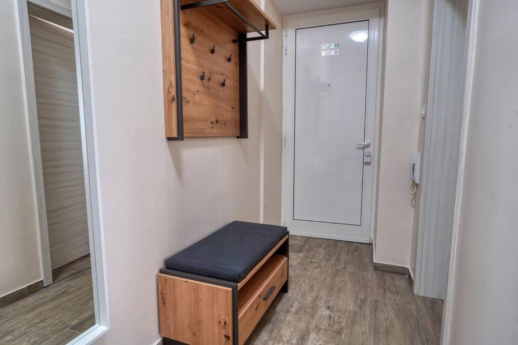 Cozy Modern Apartment Рийека Екстериор снимка