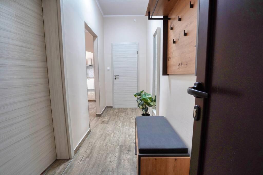 Cozy Modern Apartment Рийека Екстериор снимка